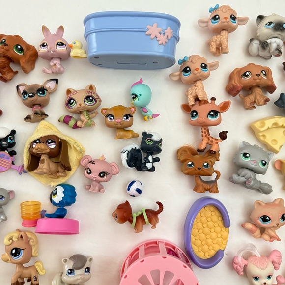 Littlest Pet Shop Bundle - Picture 4 of 14